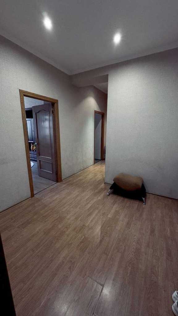 Продажа 3-комнатной квартиры 82 м², Искровская ул., 1