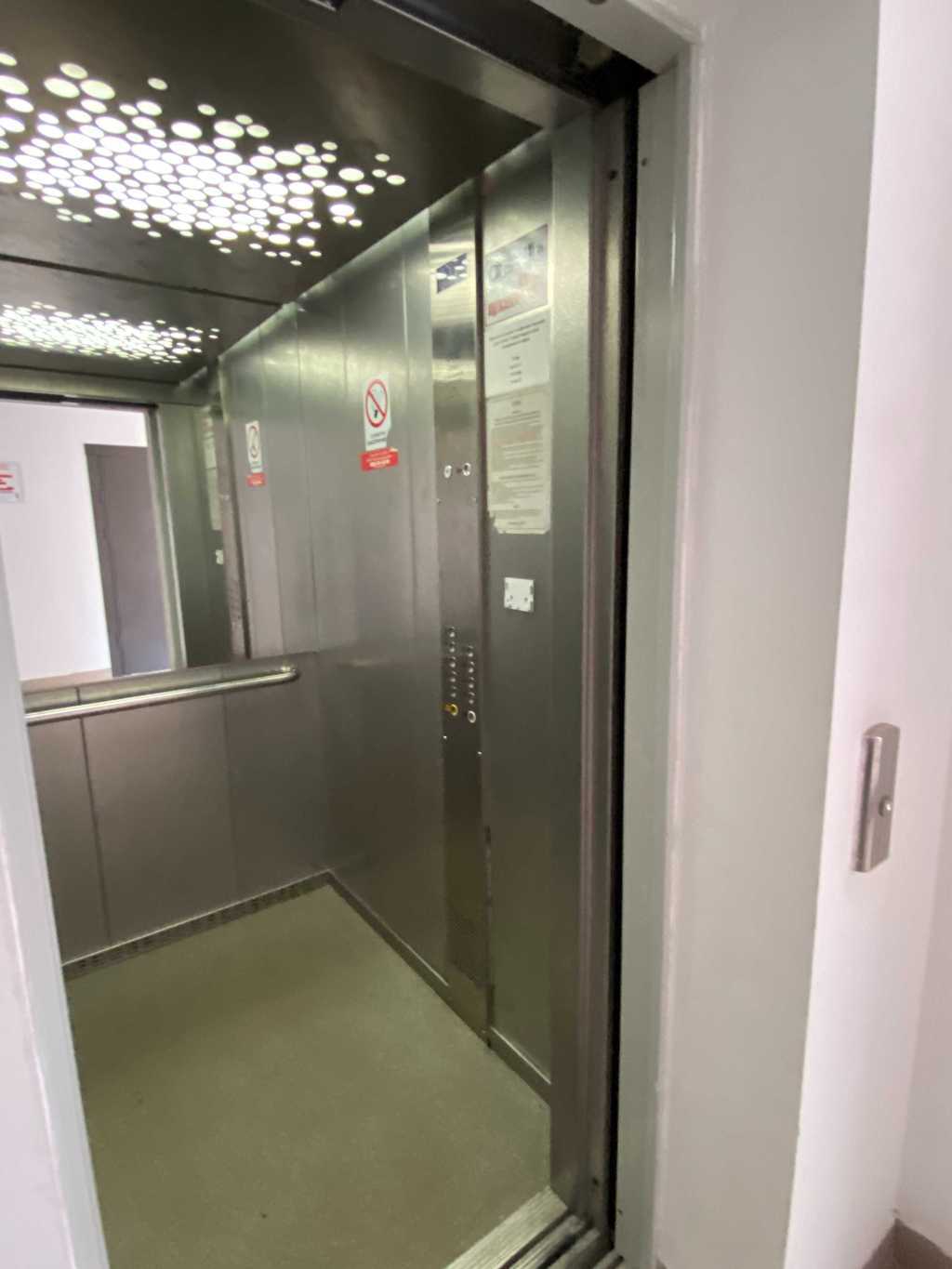 Продажа 3-комнатной квартиры 131.5 м², Парковая ул., 2/2