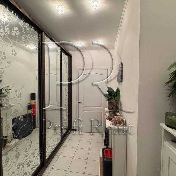 Продажа 1-комнатной квартиры 61 м², Елены Пчилки ул., 2А