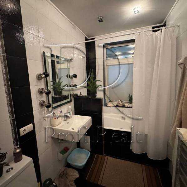 Продажа 1-комнатной квартиры 61 м², Елены Пчилки ул., 2А