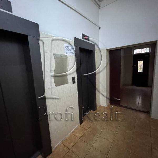 Продажа 1-комнатной квартиры 61 м², Елены Пчилки ул., 2А