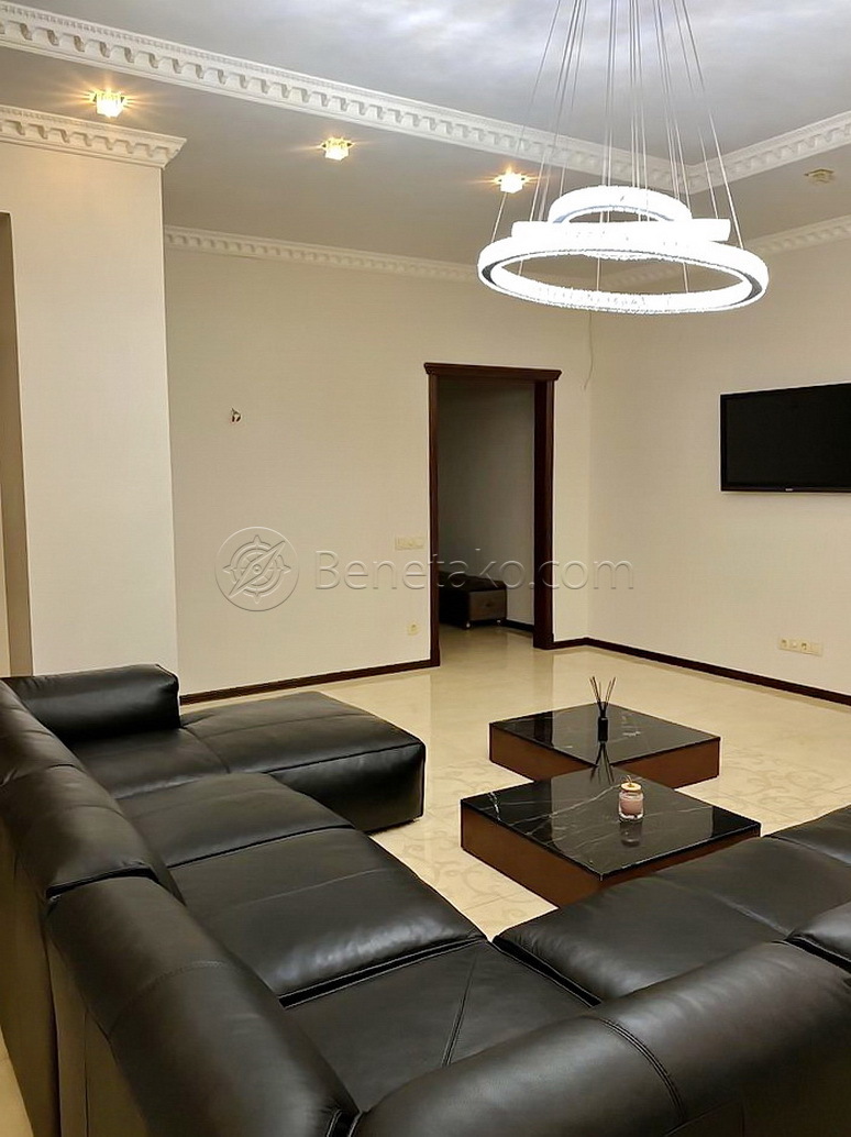 Оренда 4-кімнатної квартири 130 м², Греческая вул., 1А