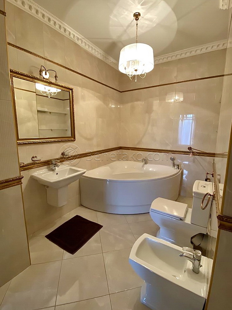 Оренда 4-кімнатної квартири 130 м², Греческая вул., 1А