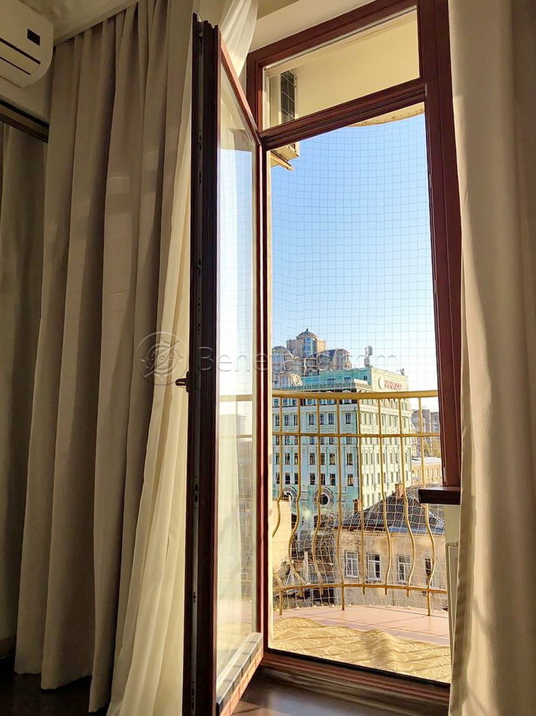 Оренда 4-кімнатної квартири 130 м², Греческая вул., 1А