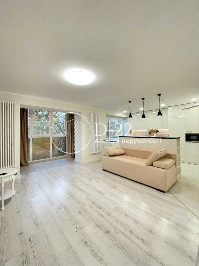 Продажа 2-комнатной квартиры 60.6 м², Глебова ул., 7