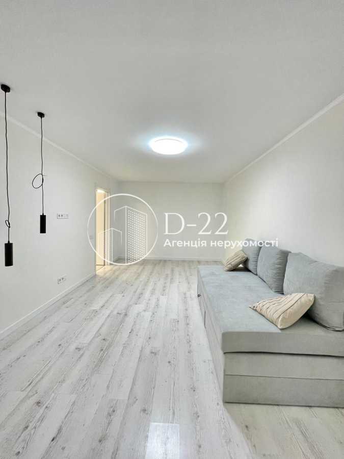 Продажа 2-комнатной квартиры 60.6 м², Глебова ул., 7