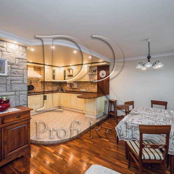 Продажа 3-комнатной квартиры 147 м², Драгоманова ул., 17