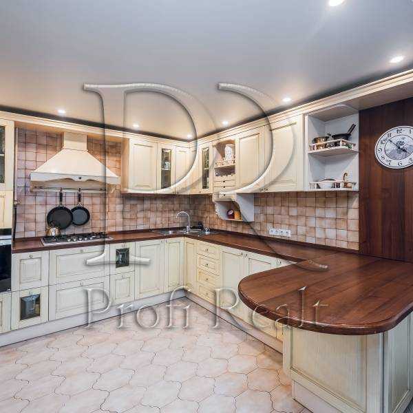 Продажа 3-комнатной квартиры 147 м², Драгоманова ул., 17