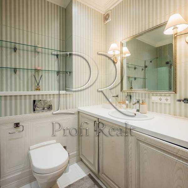 Продажа 3-комнатной квартиры 110 м², Науки просп., 30