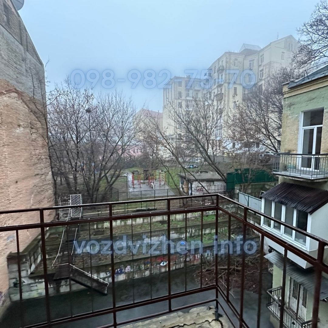 Продажа 2-комнатной квартиры 60.5 м², Малая Житомирская ул., 7