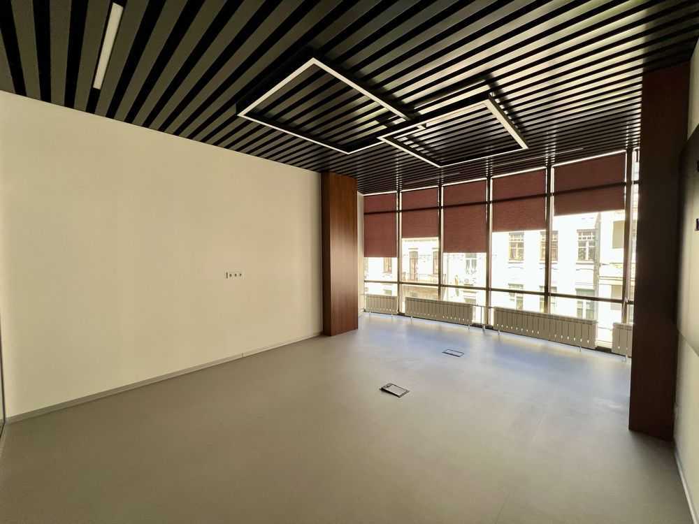 Продаж офісу 400 м², Олеся Гончара вул., 41