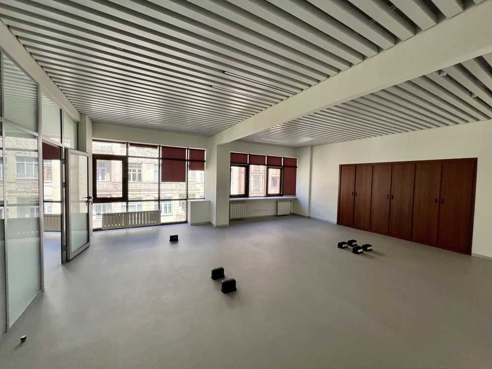 Продаж офісу 400 м², Олеся Гончара вул., 41