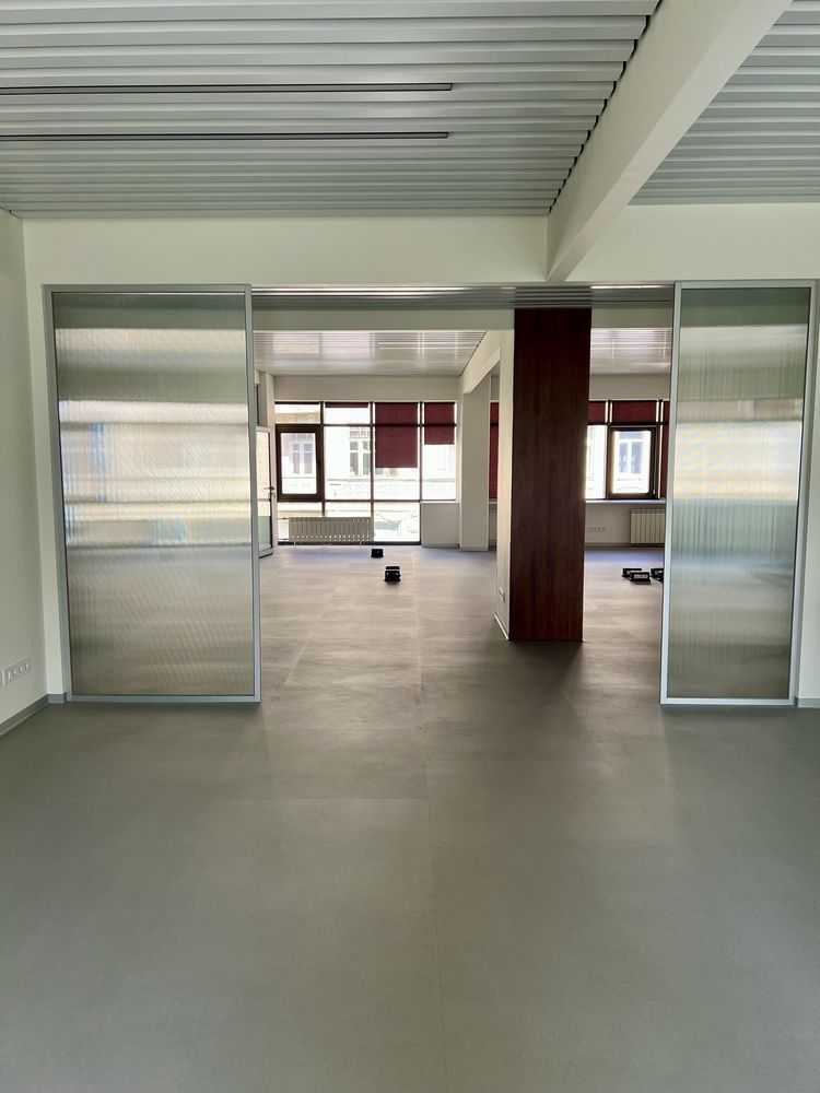 Продаж офісу 400 м², Олеся Гончара вул., 41