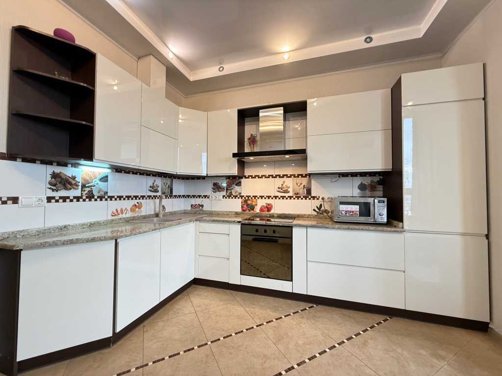 Продажа 3-комнатной квартиры 112 м², Науки просп., 30