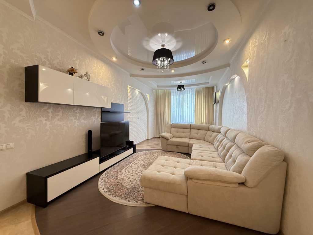 Продажа 3-комнатной квартиры 112 м², Науки просп., 30