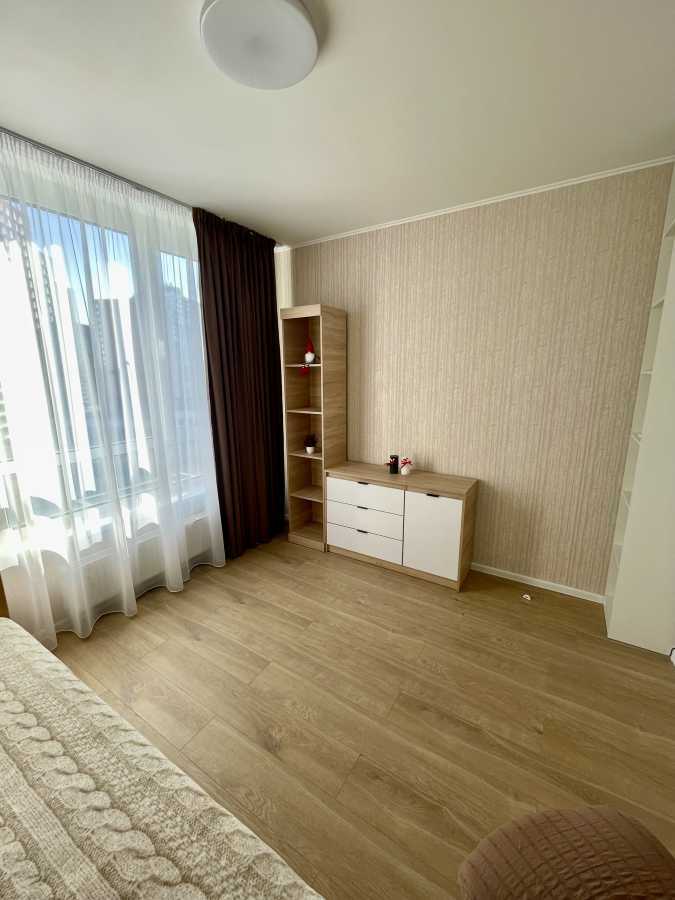 Аренда 2-комнатной квартиры 69 м², Александра Олеся ул., 10