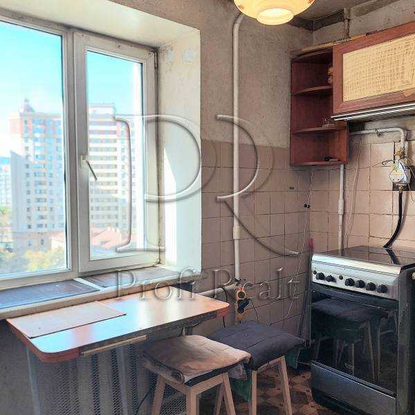 Продаж 2-кімнатної квартири 44 м², Річна вул., 3