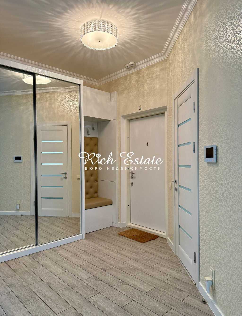 Продажа 3-комнатной квартиры 113.7 м², Вышгородская ул., 45/4