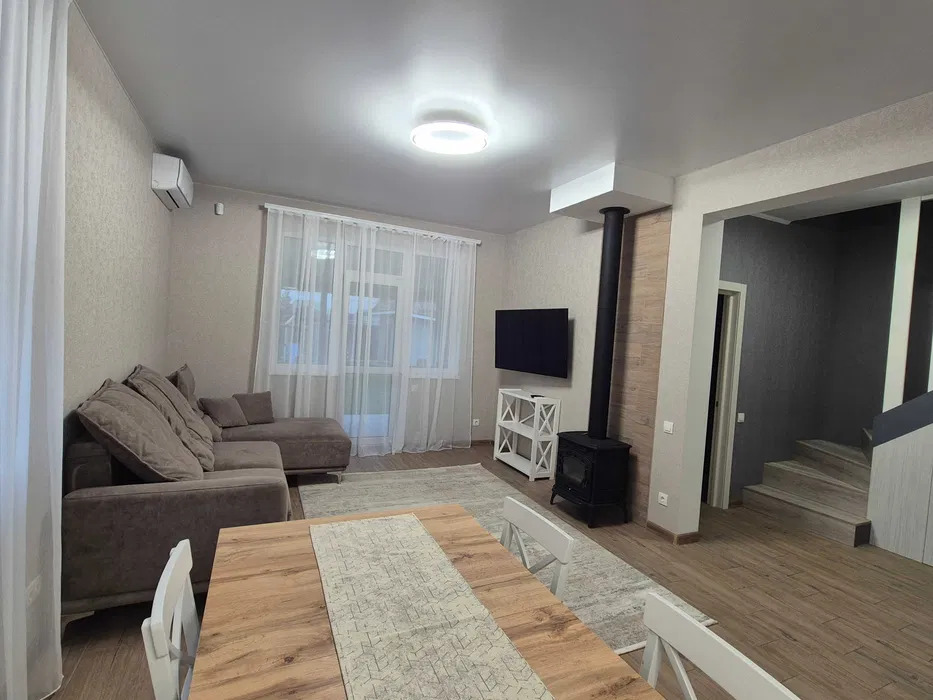 Оренда котеджу 110 м², Орхідейна вул.