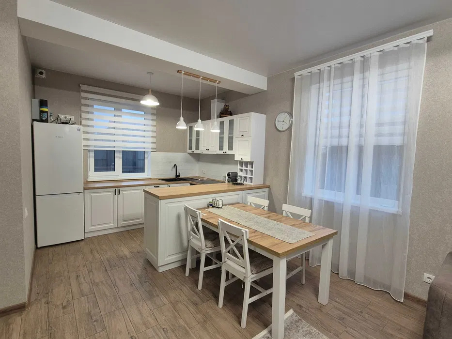 Оренда котеджу 110 м², Орхідейна вул.