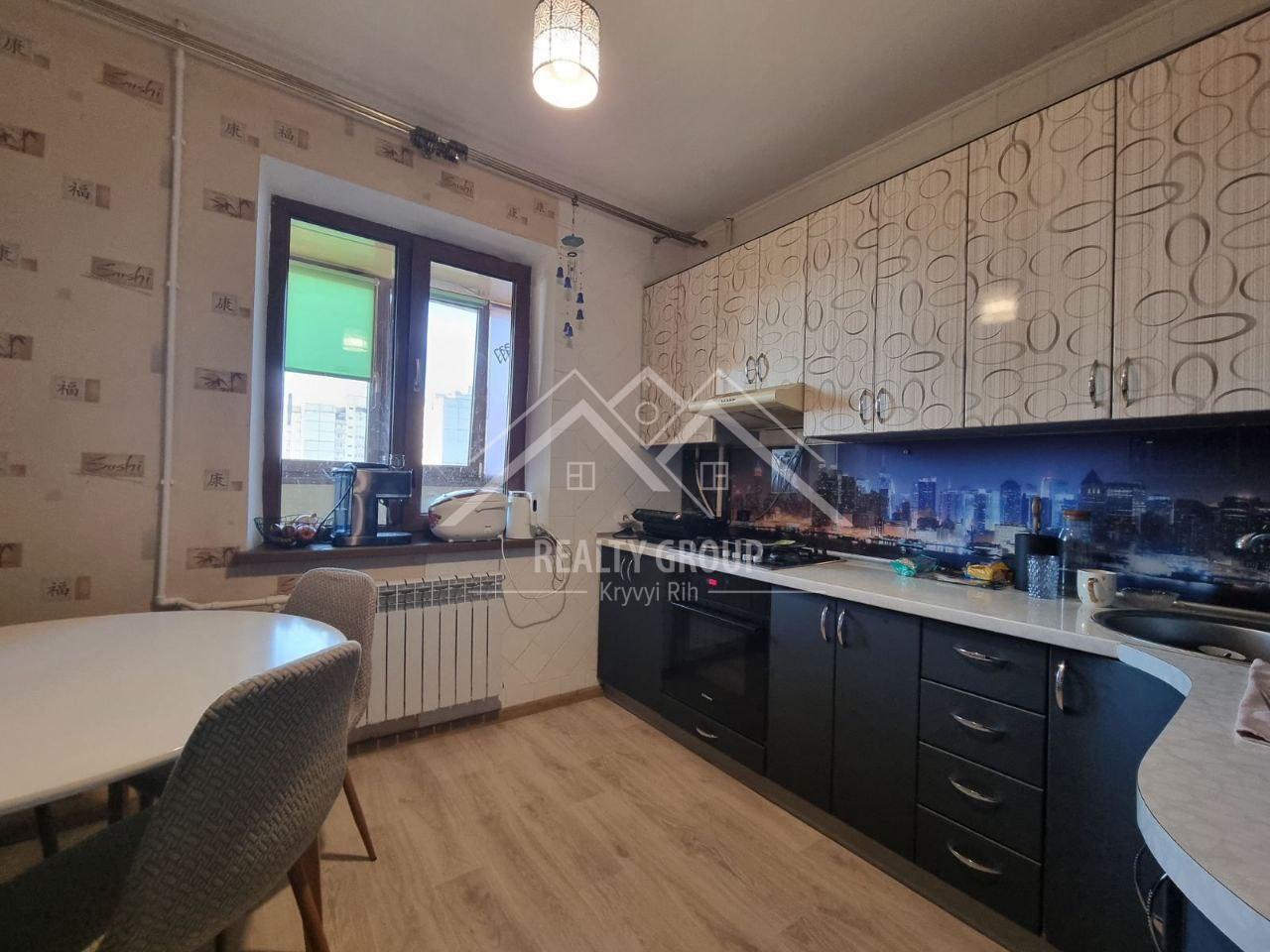 Продажа 2-комнатной квартиры 52 м², Вячеслава Черновола ул.