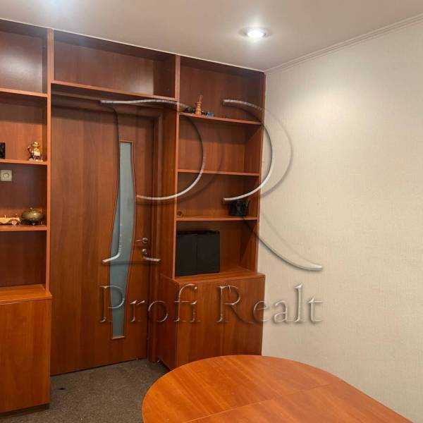 Продаж 3-кімнатної квартири 56 м², Берестейский, 79