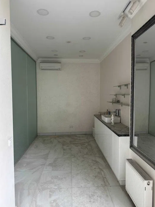 Продаж приміщення вільного призначення 78 м², Академіка Корольова вул.
