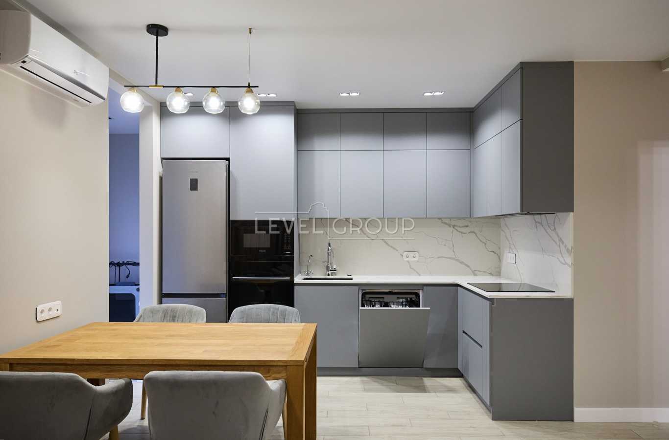 Продаж 2-кімнатної квартири 71.8 м², Любомира Гузара просп., 13