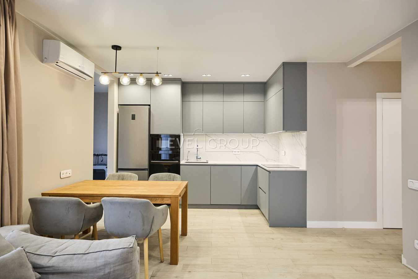 Продаж 2-кімнатної квартири 71.8 м², Любомира Гузара просп., 13