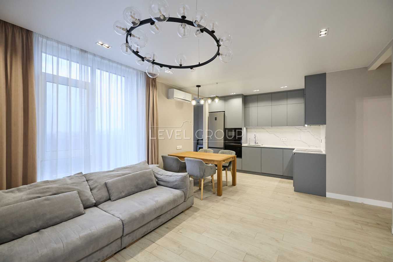 Продаж 2-кімнатної квартири 71.8 м², Любомира Гузара просп., 13