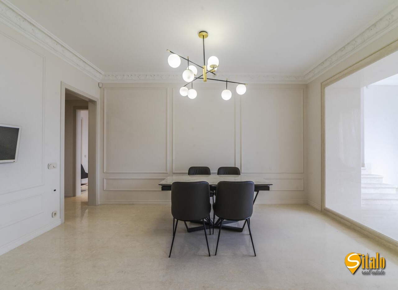 Продажа 5-комнатной квартиры 330 м², Героев Сталинграда просп.