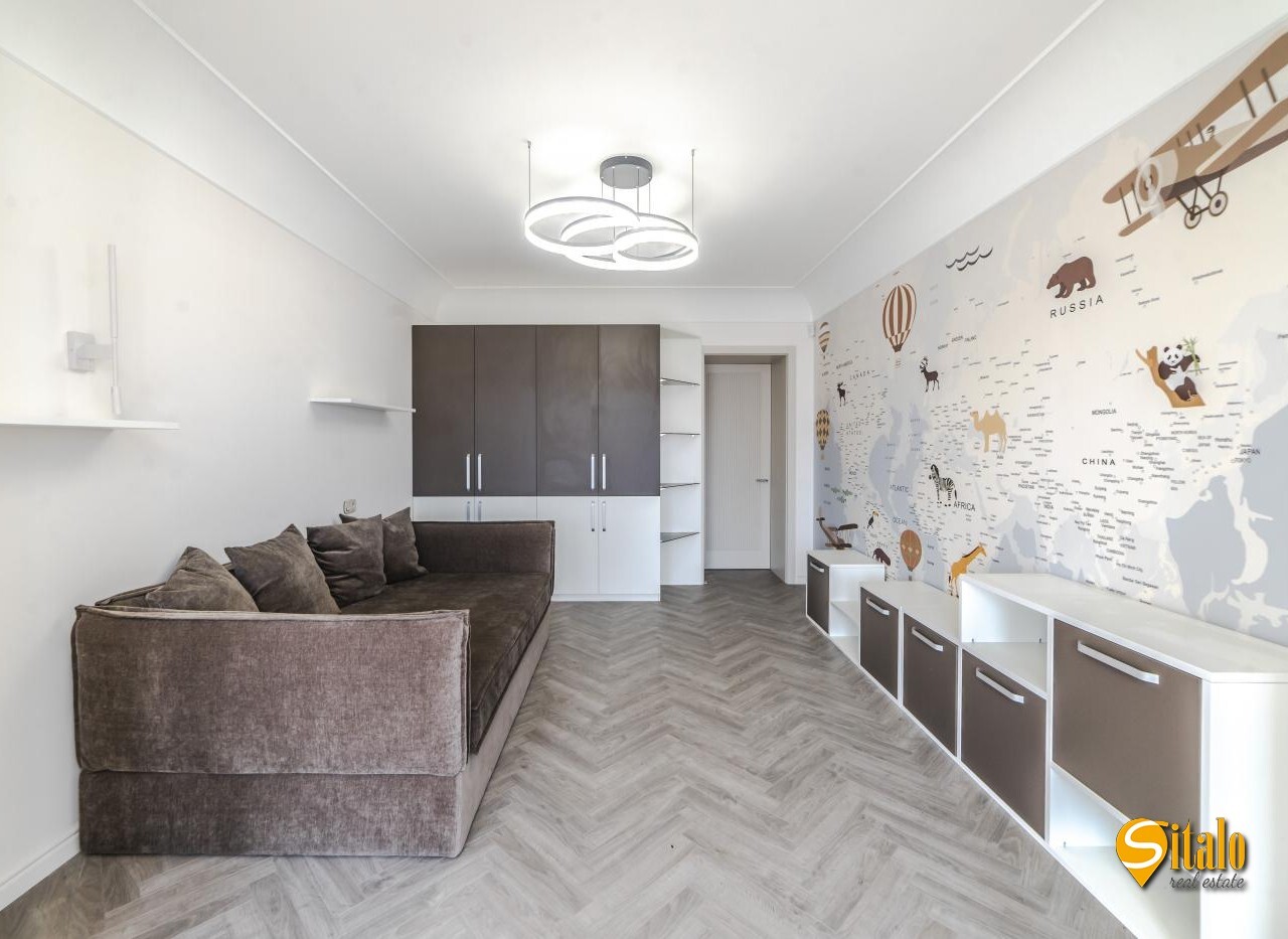 Продажа 5-комнатной квартиры 330 м², Героев Сталинграда просп.