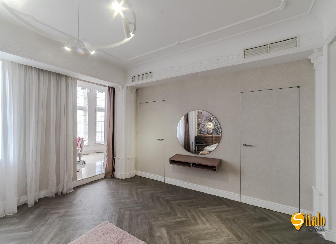 Продажа 5-комнатной квартиры 330 м², Героев Сталинграда просп.