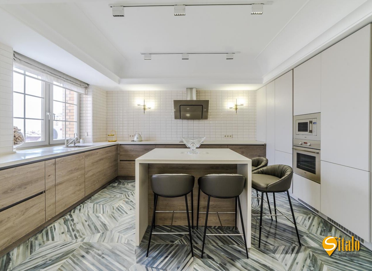 Продажа 5-комнатной квартиры 330 м², Героев Сталинграда просп.