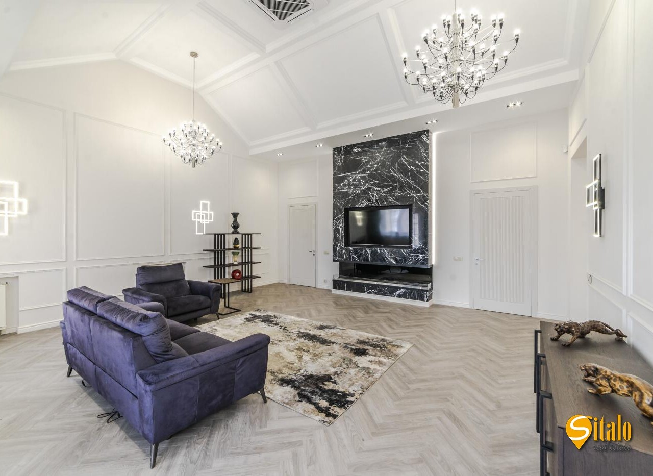 Продажа 5-комнатной квартиры 330 м², Героев Сталинграда просп.