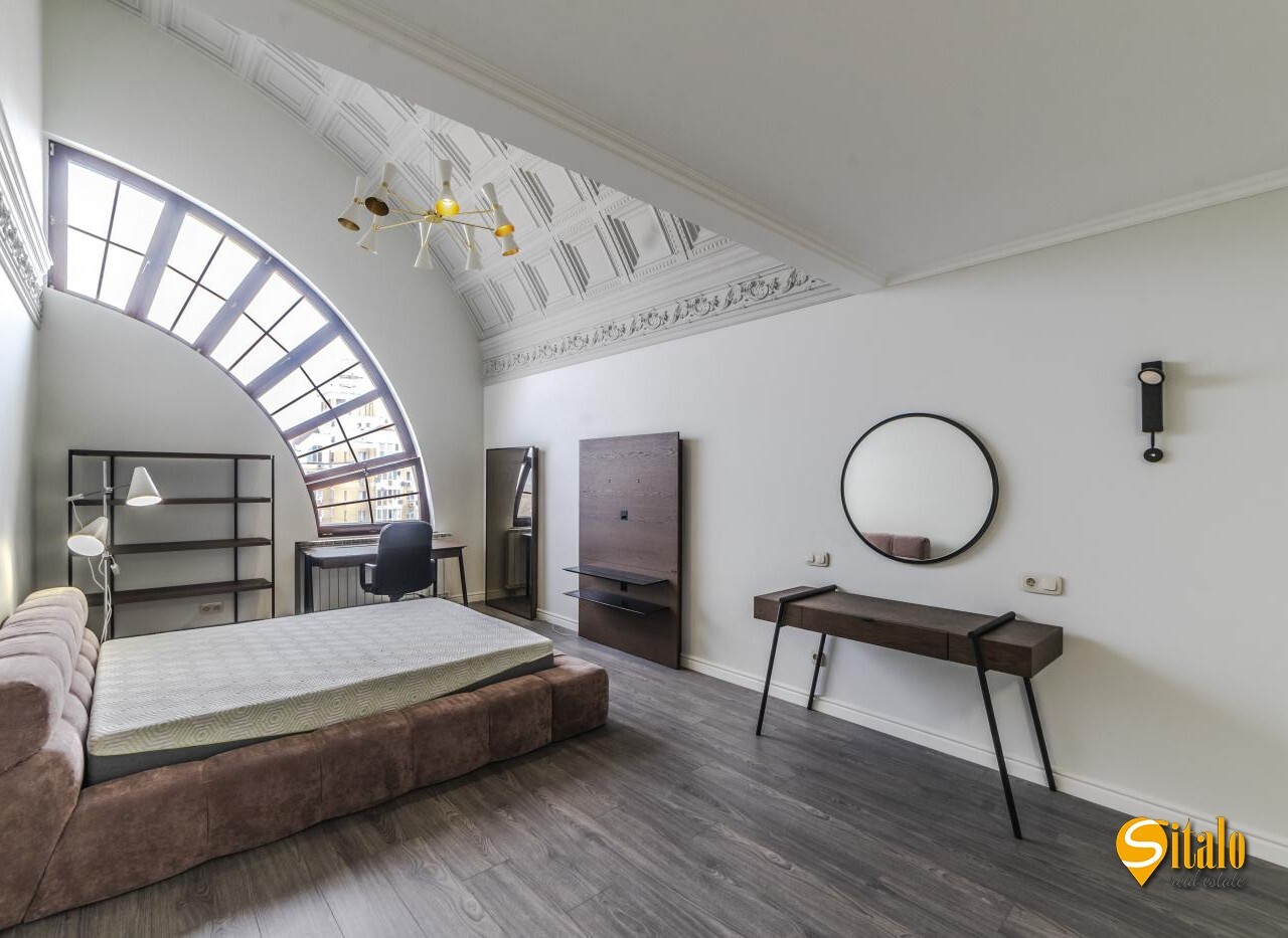 Продажа 5-комнатной квартиры 330 м², Героев Сталинграда просп.