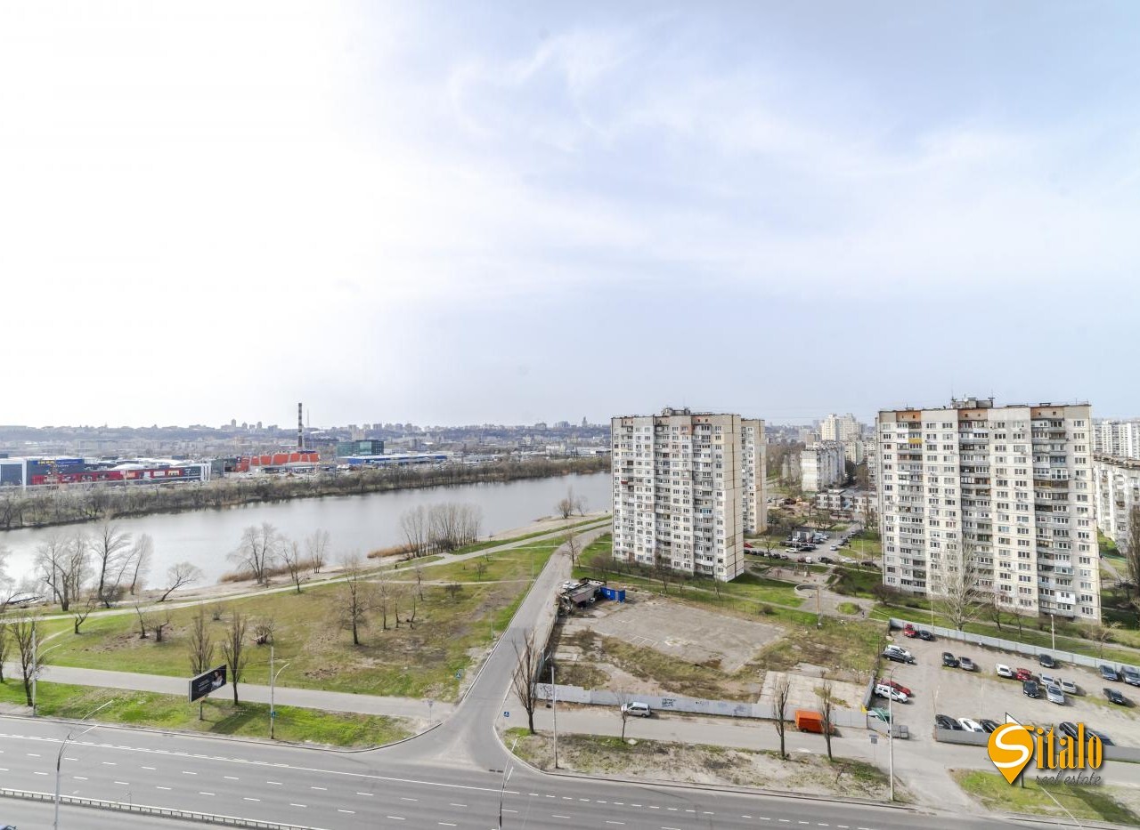 Продажа 5-комнатной квартиры 330 м², Героев Сталинграда просп.