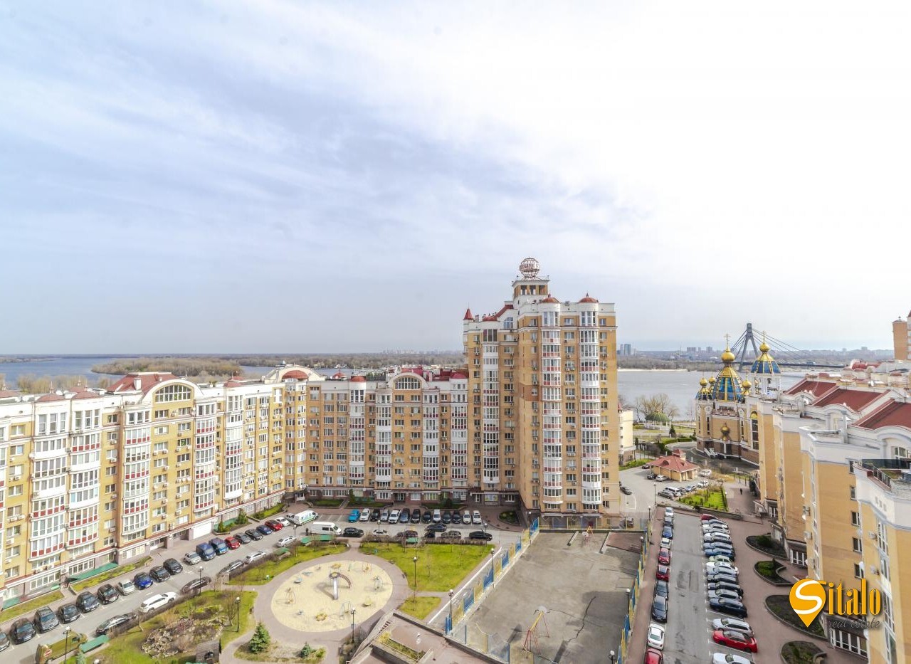 Продажа 5-комнатной квартиры 330 м², Героев Сталинграда просп.