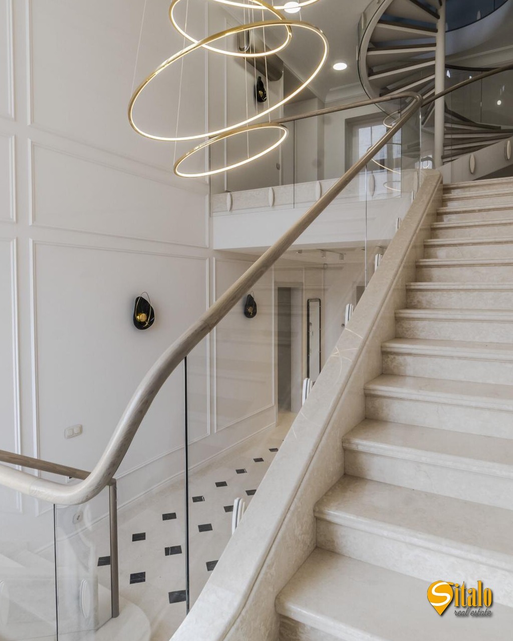 Продажа 5-комнатной квартиры 330 м², Героев Сталинграда просп.