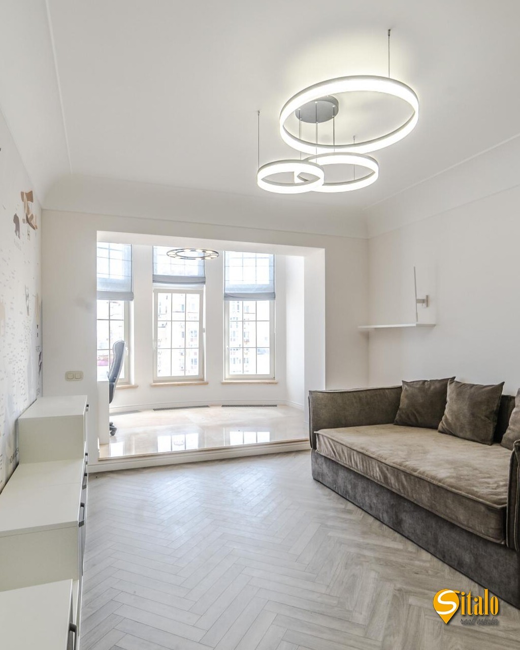 Продажа 5-комнатной квартиры 330 м², Героев Сталинграда просп.