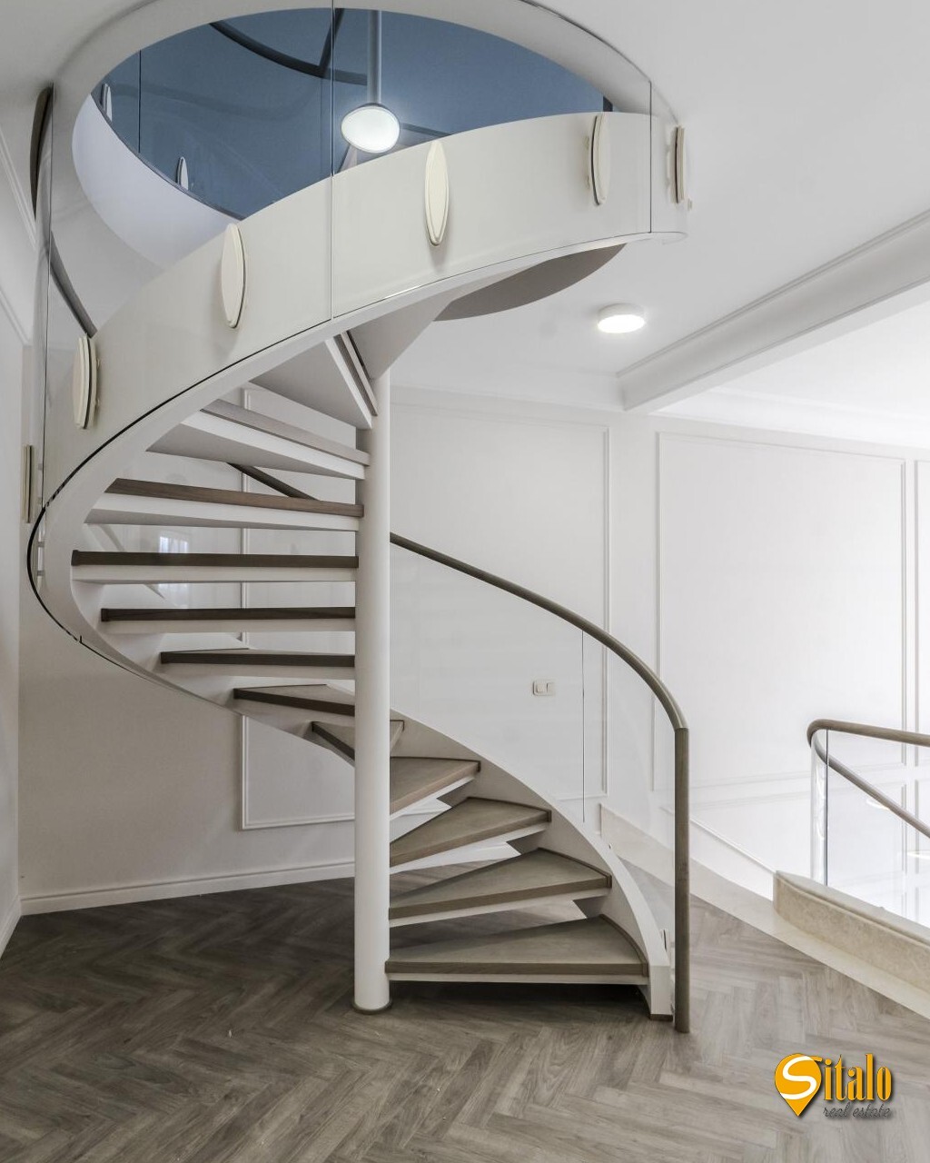 Продажа 5-комнатной квартиры 330 м², Героев Сталинграда просп.