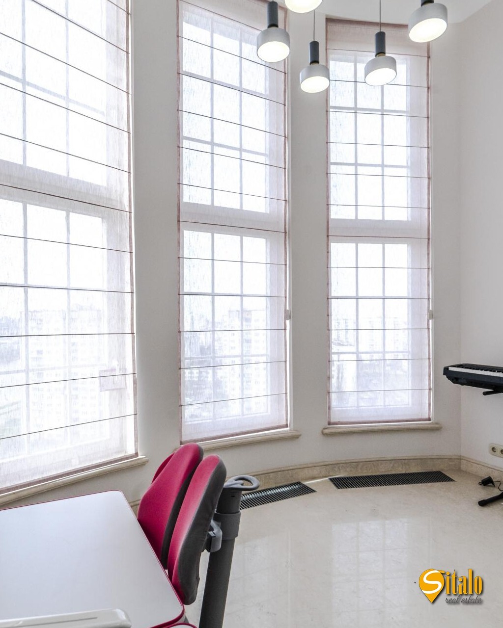 Продажа 5-комнатной квартиры 330 м², Героев Сталинграда просп.