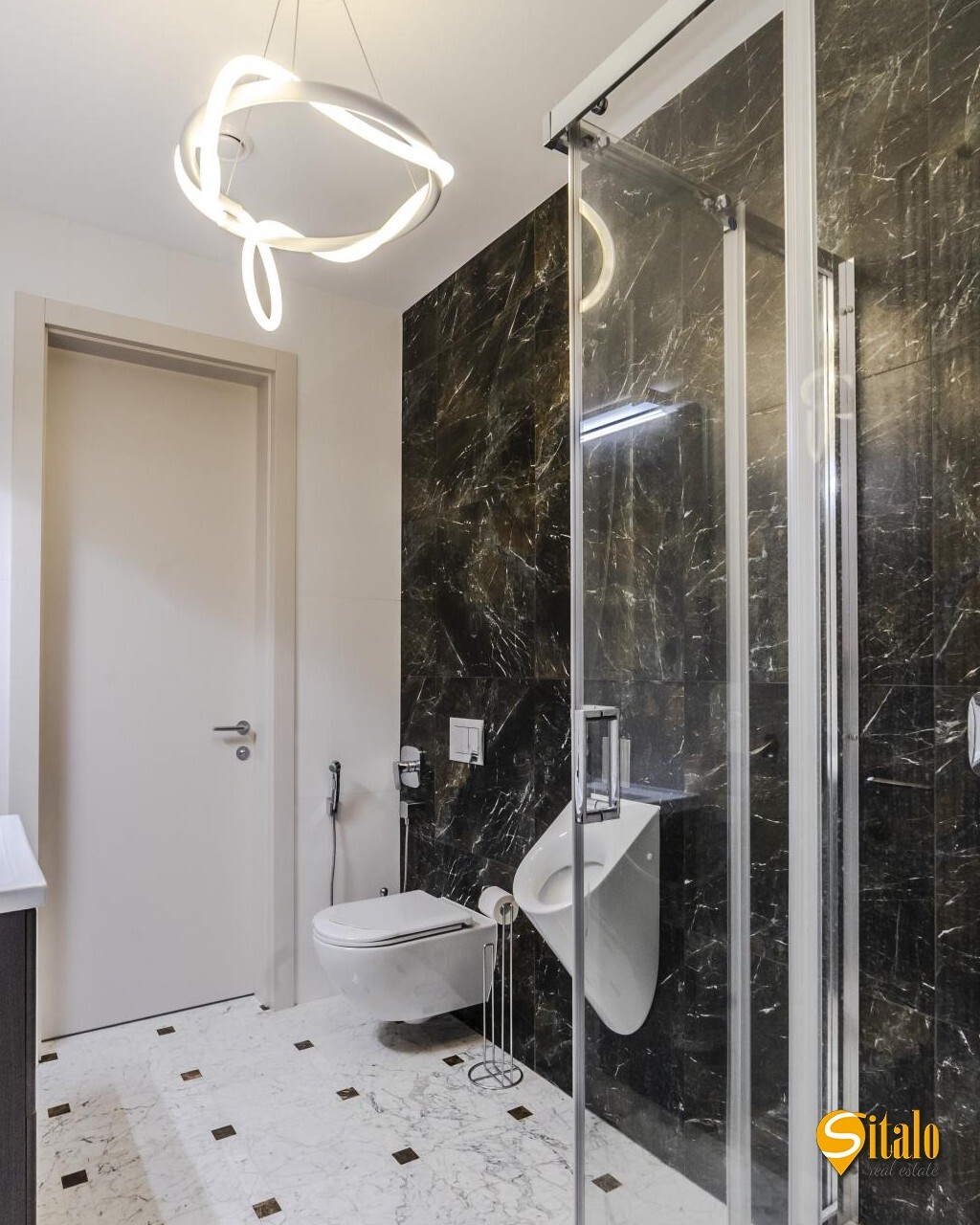 Продажа 5-комнатной квартиры 330 м², Героев Сталинграда просп.