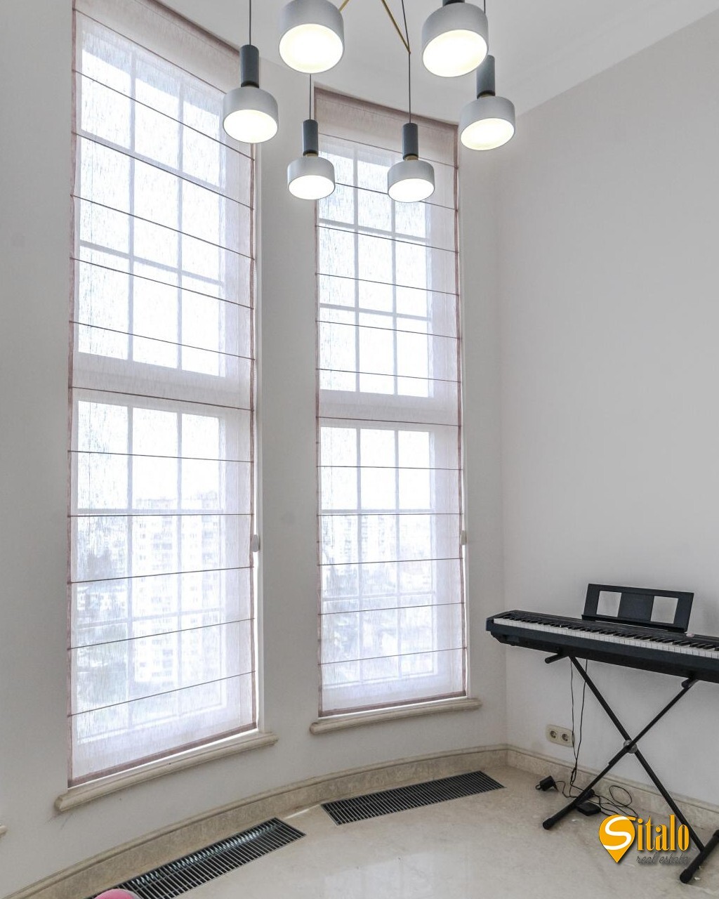 Продажа 5-комнатной квартиры 330 м², Героев Сталинграда просп.