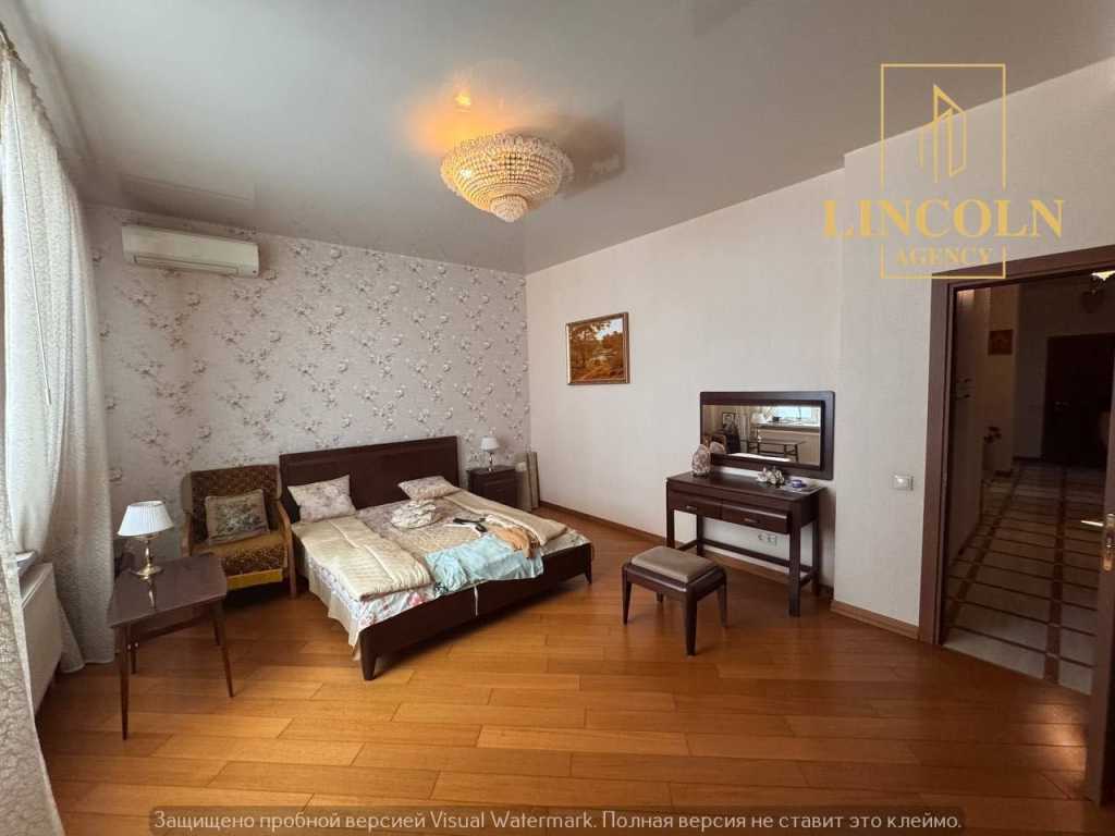 Продажа 3-комнатной квартиры 130 м², Соломенская ул., 15А
