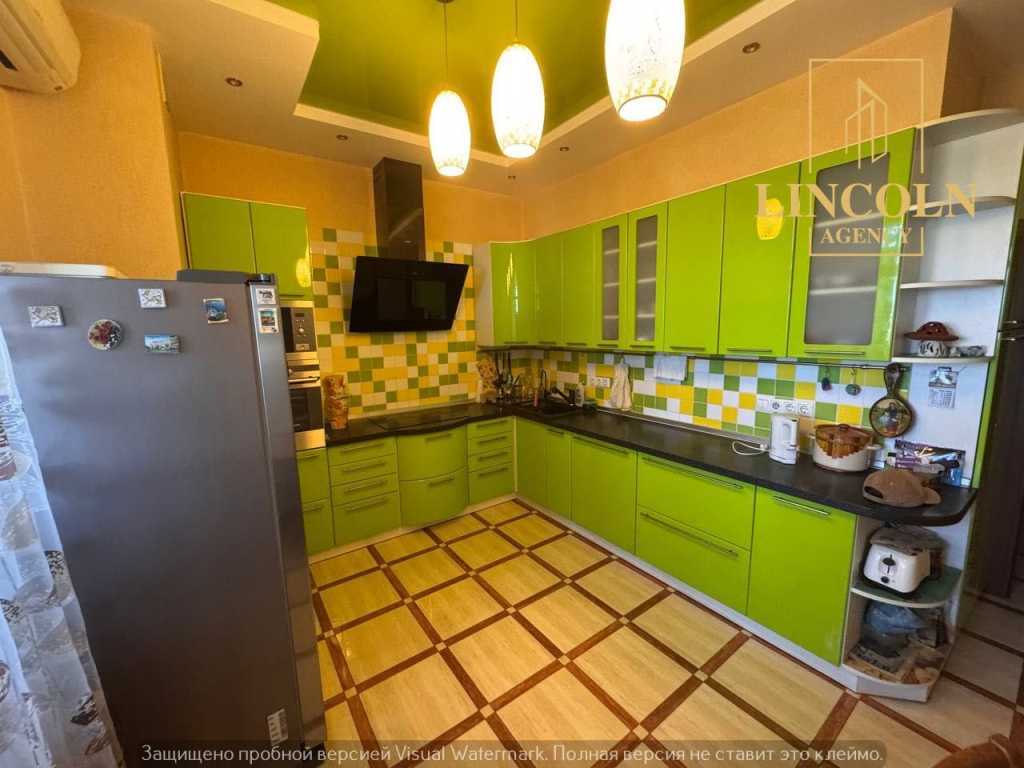 Продажа 3-комнатной квартиры 130 м², Соломенская ул., 15А