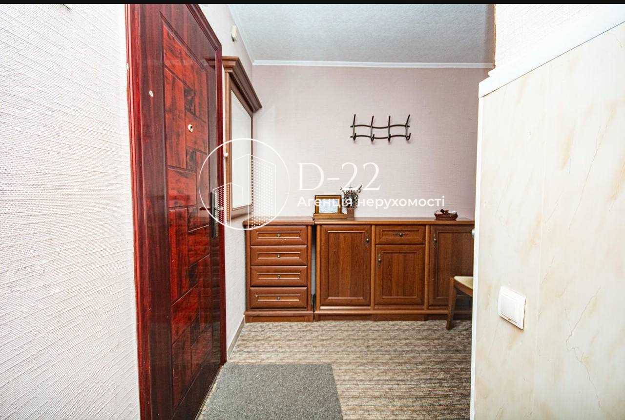 Продажа 3-комнатной квартиры 106 м², Науки просп., 86