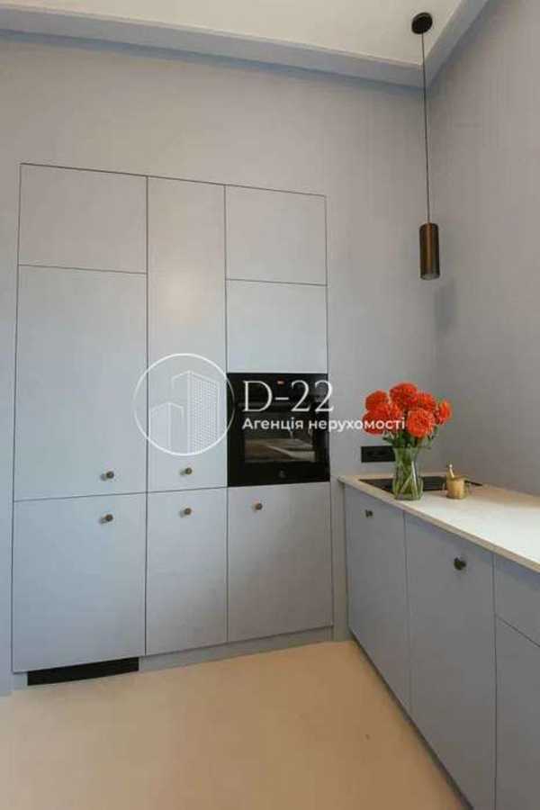 Продажа 3-комнатной квартиры 85 м², Еленовская ул., 10