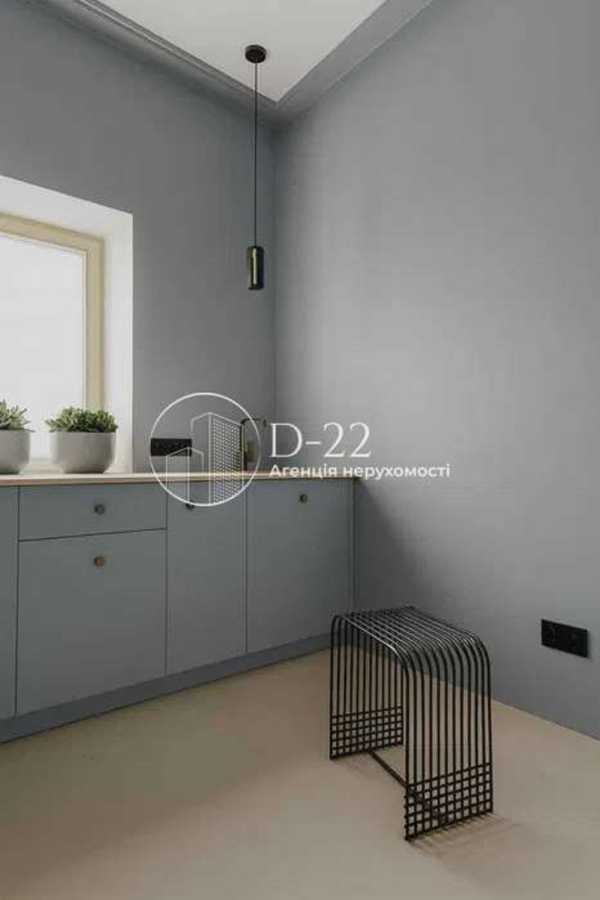 Продажа 3-комнатной квартиры 85 м², Еленовская ул., 10