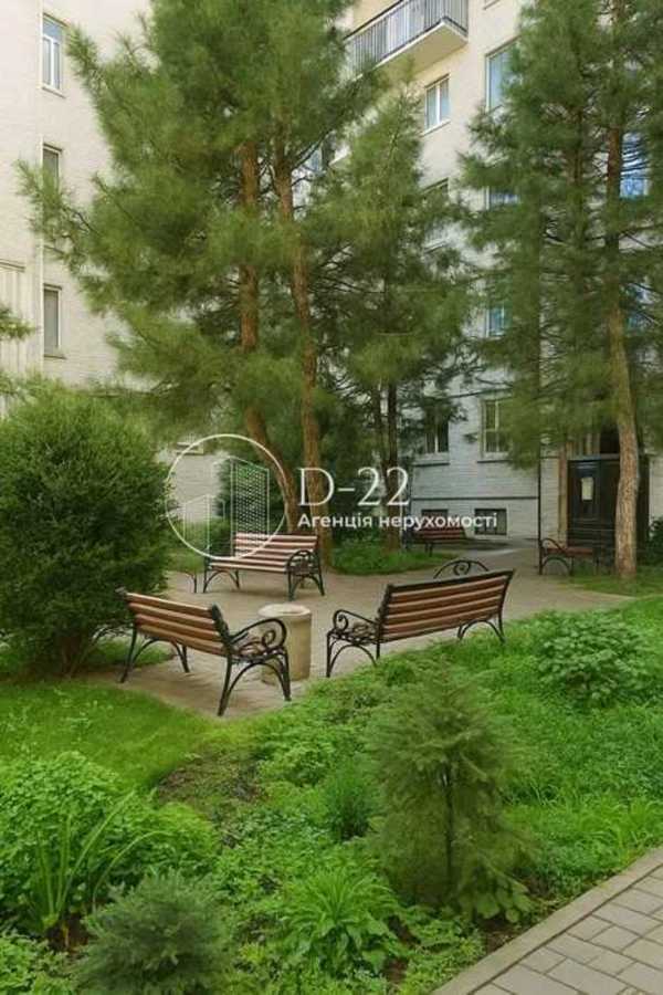 Продажа 3-комнатной квартиры 85 м², Еленовская ул., 10